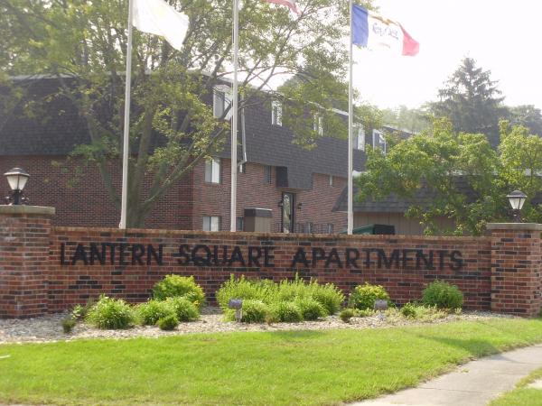 Lantern Square - 3 bedroom, 1141 Lantern Square, Waterloo, IA, 50701-