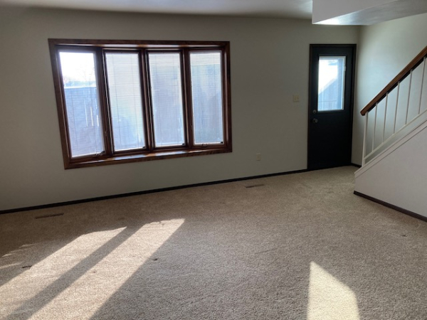 Living Room toward Back Yard