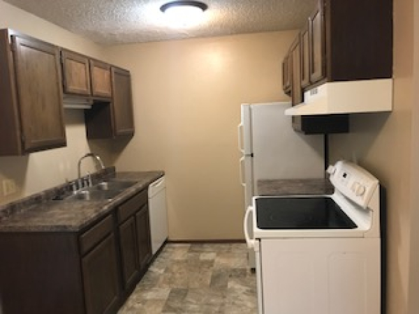 AVAILABLE NOW!, 1131 TIFFANY #7, Waterloo, IA, 851