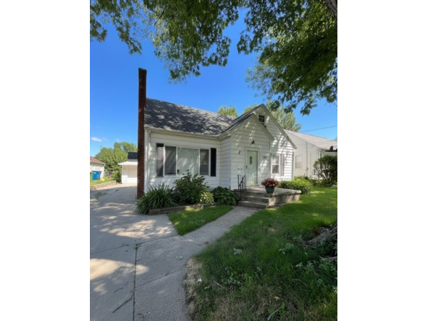 Stunning Two Story - 3 BR, 1801 W 6th St, Waterloo, IA, 50702