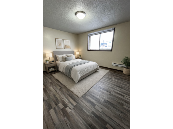 Charming 1-Bedroom Apartment | 1st Floor Convenience | Off Street Parking & Optional Garage, 1153 Langley Rd - 2, Waterloo, IA, 50702