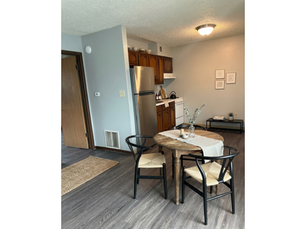 Ground floor 1 bedroom retreat, 130 Sherwood - 5, Waterloo, IA, 50701
