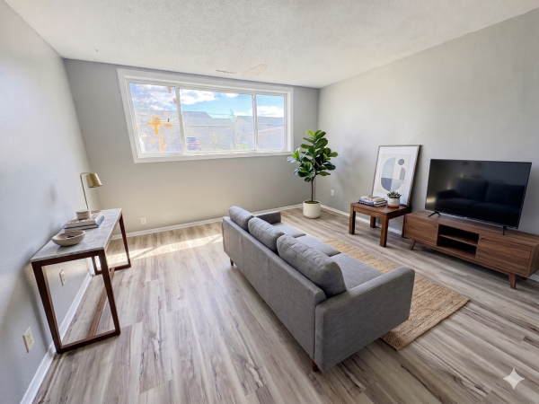 Modern Luxury Living | Garden Level Refresh, 1133 Dixon Dr - 3, Waterloo, IA, 50701