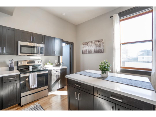 Remodeled 1 Bedroom 1 Bath Top Floor Apartment!, 302 Commercial St - 302, Waterloo, IA, 50701