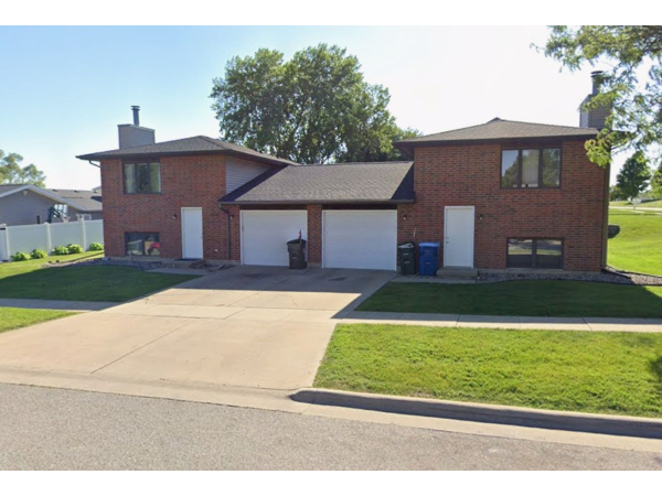 Freshly Updated 3-Bedroom Split-Foyer Duplex – Ready August 17th!, 806 Heartland Hills, Waterloo, IA, 50701