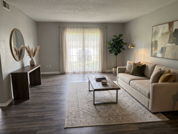 2 bedroom 1st floor apartment with private entrance!, 1153 Langley Rd #3, Waterloo, IA, 50702